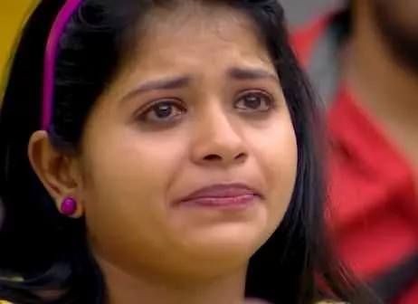 Reshma Cried In BigBoss Season Three Fathima Sherin Crying 
