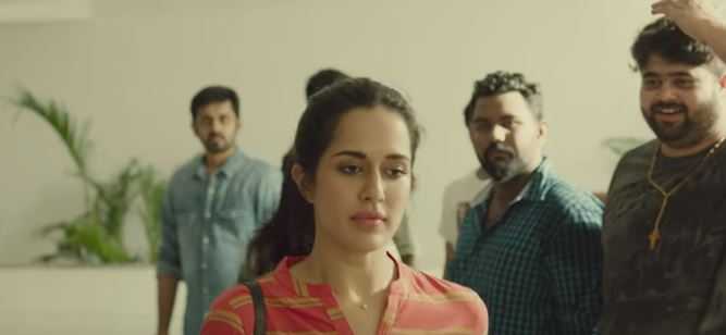 Meera Mithun Spotted In Bodhai Eri Buthi Maari Trailer 