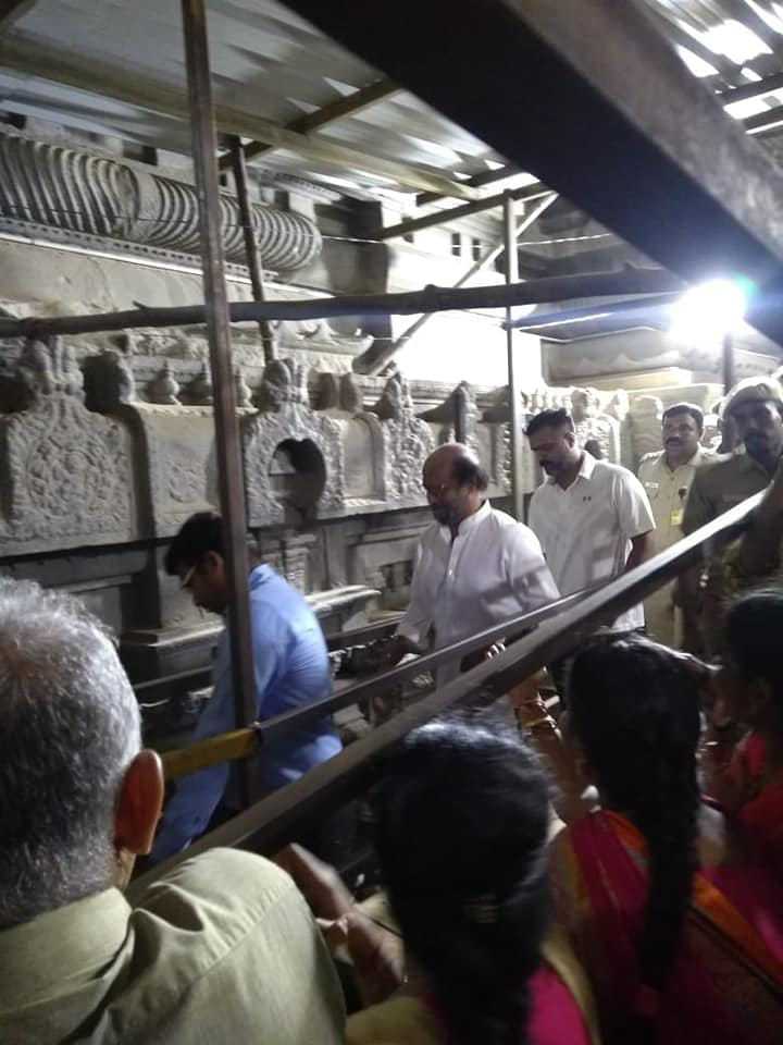 Rajinikanth and his way through the temple