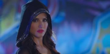 Yeh Waqt Mera Hai Rabbit Sack C Sunny Leone