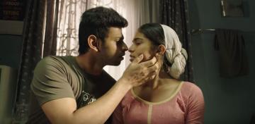 Puppy Tamil movie Uyirae Vaa song Varun Samyuktha Hegde