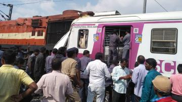 Kongu express train accidentt in Hyderabad 