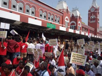 Chennai Human Chain Protest for Tamil nadu Jobs