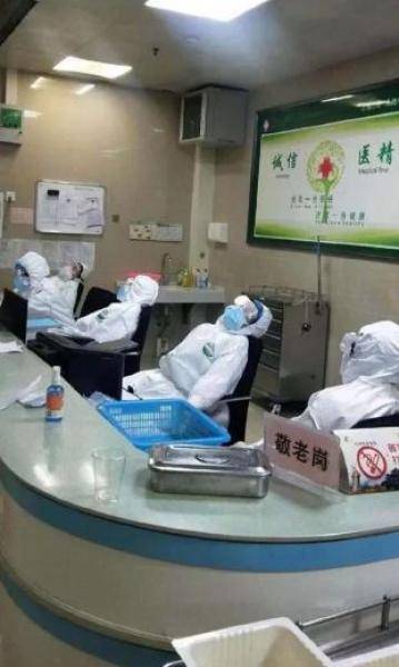 China fights Coronavirus attack sad photos