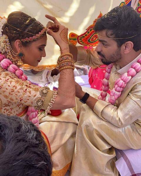 Mahat Raghavendra Prachi Mishra wedding photos go viral STR Simbu Dhivyadharshini DD Rio Raj Ma Ka Pa Anand