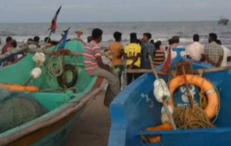 Fishernen clash in Nagapattinam sea