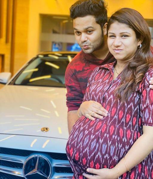 Raja Rani stars Alya Manasa and Sanjeev blessed with a baby girl