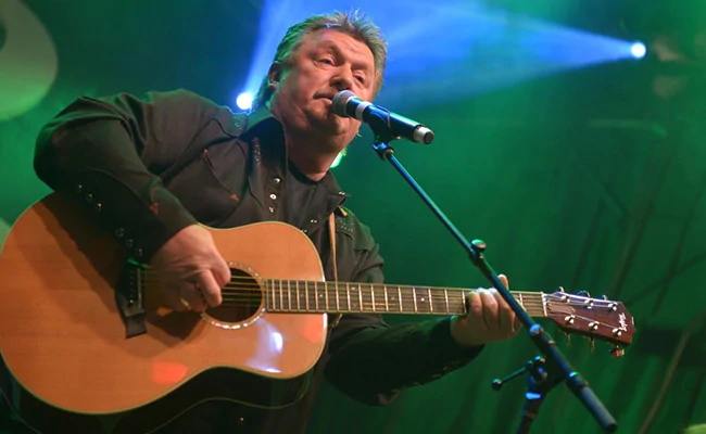 Country Singer Joe Diffie dies two days positive coronavirus