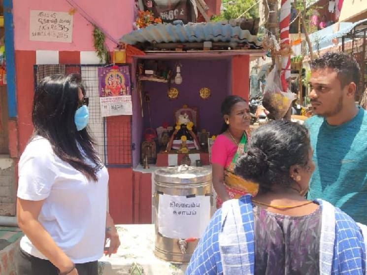 Gayathri Raguramm distributes Nilavembu Kashayam in 1000 Lights Constituency