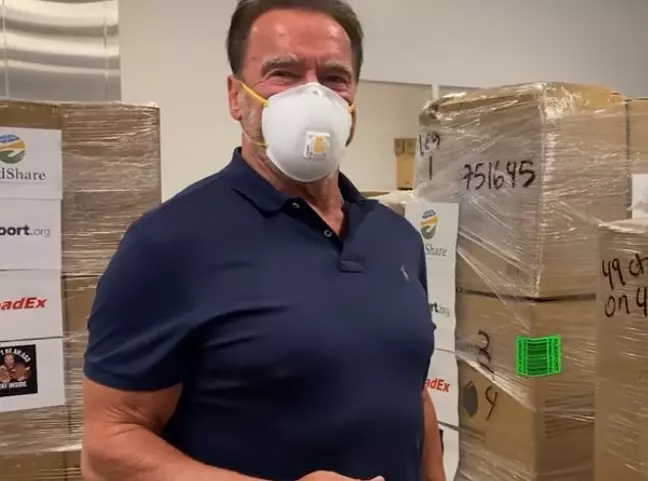 Arnold Schwarzenegger delivers coronavirus masks to Los Angeles hospital