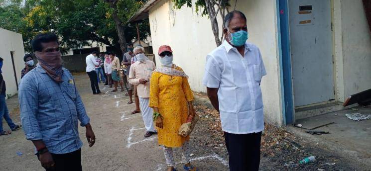 Vishal donates monthly groceries to 1500 members of Nadigar Sangam