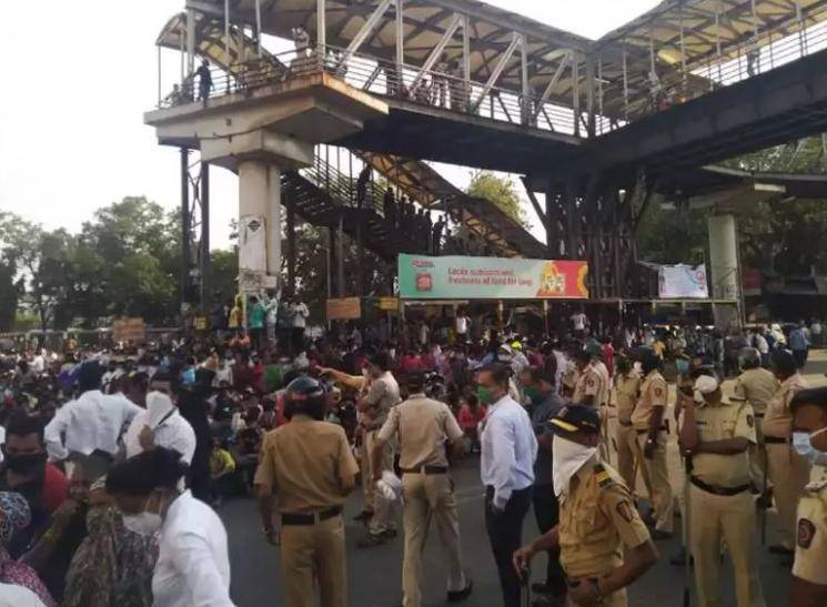 Coronavirus Mumbai Bandra railway station protest migrant workers