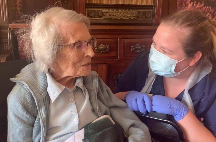 106 year old British woman Connie Titchen oldest coronavirus survivor