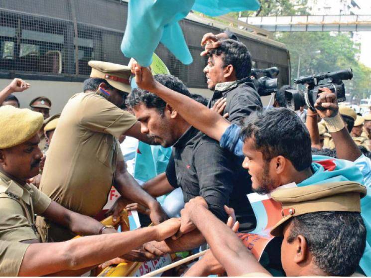 Erode people protest against cremation of person who died due to fever