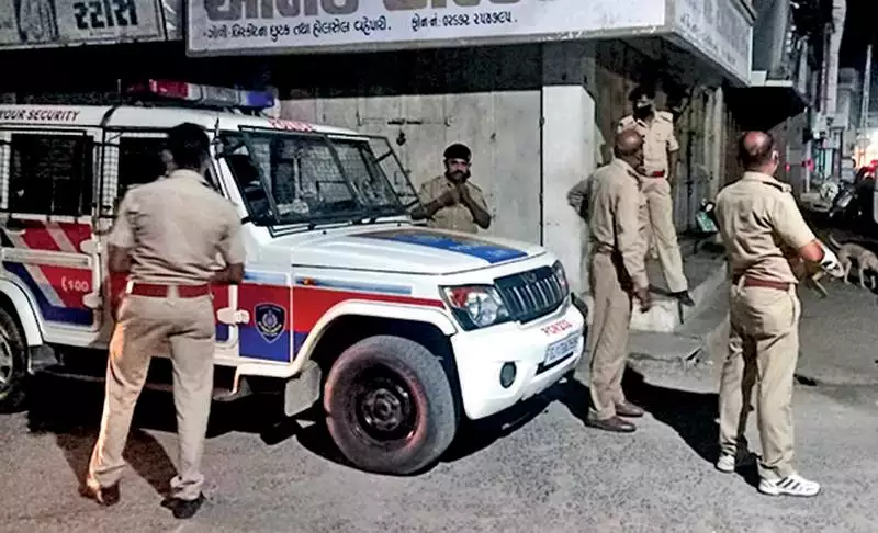 Corona lockdown Stones thrown Gujarat police containment zone