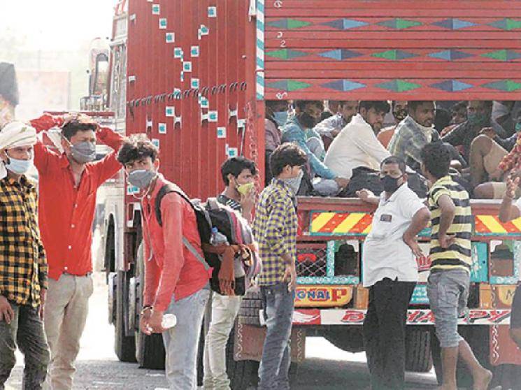 Migrants returning to MP from Maharashtra protest over lack of food & transport facilities!