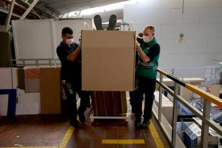 Coronavirus | Colombian businessman creates bed that can be converted as a coffin