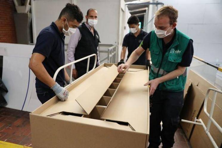 Coronavirus | Colombian businessman creates bed that can be converted as a coffin