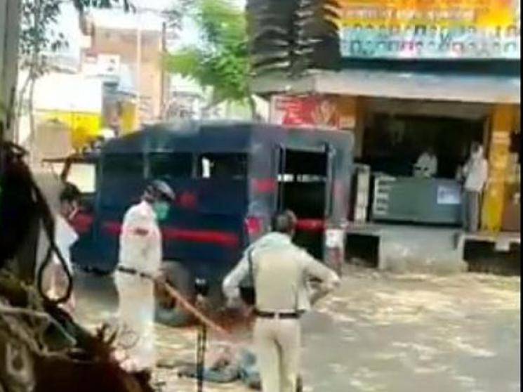 Police brutally assault man in Madhya Pradesh!