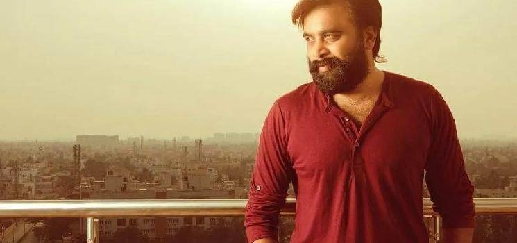 Sasikumar assures to work with Shanthnu Bhagyaraj in a film in the future! Watch video here!