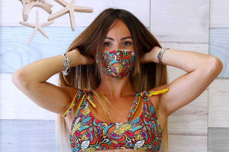 REPORT: Fighting corona with fashion - the Trikini, shoe masks and more!