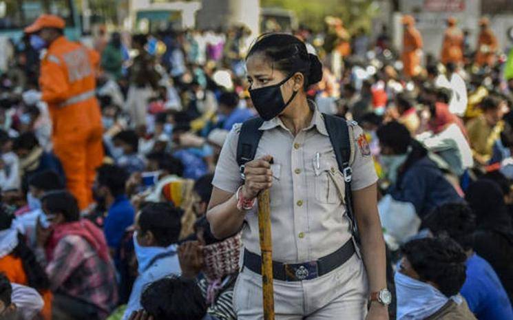 Coronavirus crisis | Migrant woman allegedly bites Maharashtra cop for being told to wear a mask