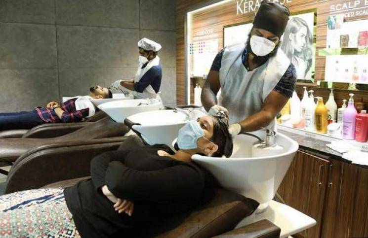 Coronavirus crisis | Aadhaar Card mandatory in salons and beauty parlours in Tamil Nadu