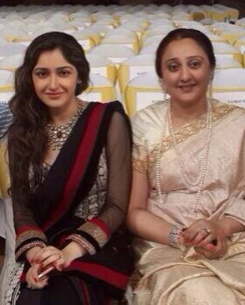 Sayyeshaa pregnant? Exclusive statement from her mother | Arya