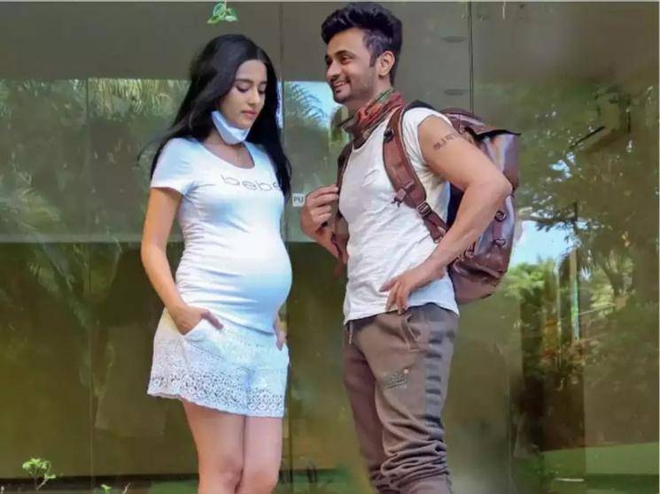 Amrita Rao pregnant baby bump pic goes viral RJ Anmol