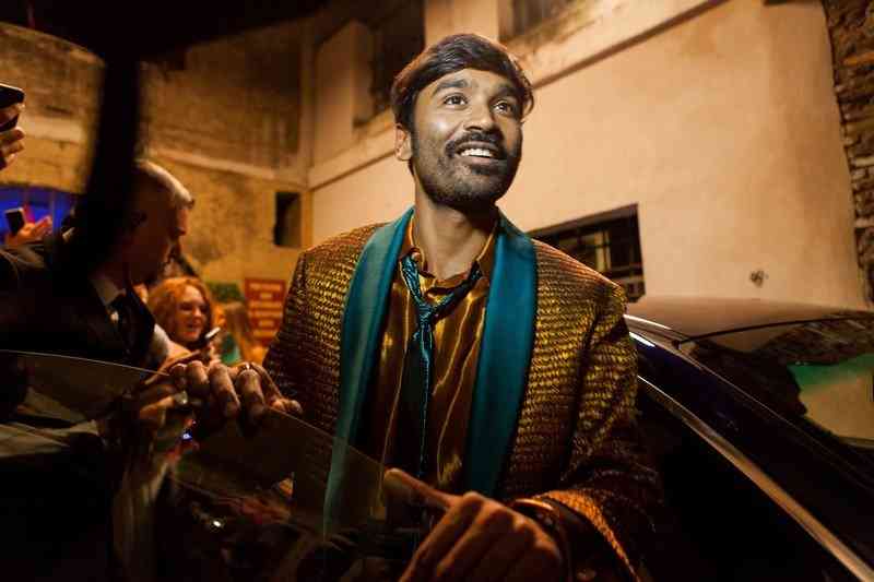 Dhanush Hollywood Movie Titled Pakkiri in Tamil New Official Trailer Released