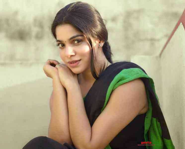 இணையத்தை கலக்கும் திவ்யா பாரதியின் யோகா ! - Tamil Movie Cinema News இணையத்தை கலக்கும் திவ்யா பாரதியின் யோகா ! - Tamil Movie Cinema News