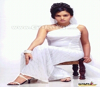 Jyothirmayi in Vedigundu Murugesan Jyothirmayi in Vedigundu Murugesan