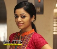 Janani Iyer is waiting for Thoongaavanam! Janani Iyer is waiting for Thoongaavanam!