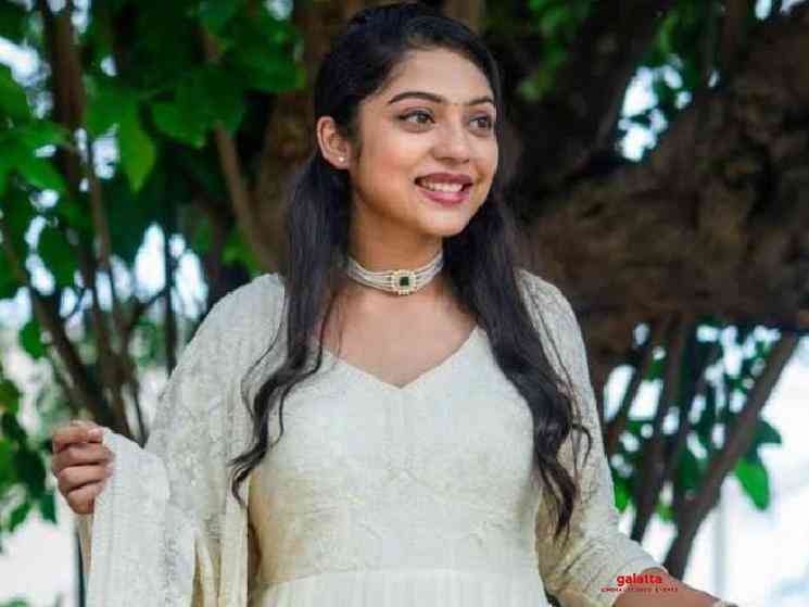 Varsha Bollamma pairing up with Vijay Deverakonda brother Anand - Tamil Movie Cinema News