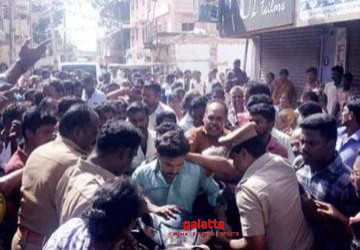 பள்ளி வகுப்பறையில் மாணவி தற்கொலை ! - Tamil Movie Cinema News பள்ளி வகுப்பறையில் மாணவி தற்கொலை ! - Tamil Movie Cinema News