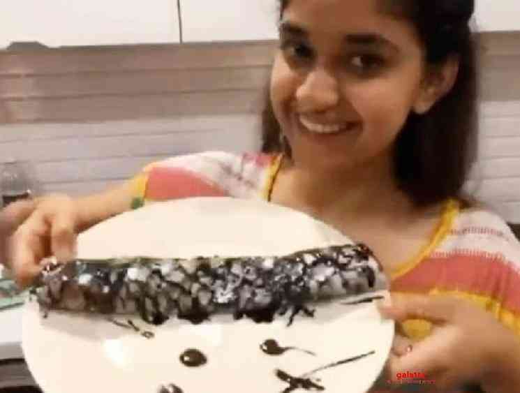 Keerthy Suresh posts video of making chocolate dosa on Instagram - Telugu Movie Cinema News