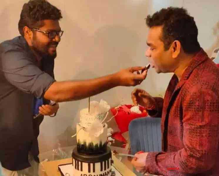 கோப்ரா படத்தில் விக்ரம் பாடுகிறாரா...? இயக்குனரின் பதில் இதோ - Tamil Movie Cinema News கோப்ரா படத்தில் விக்ரம் பாடுகிறாரா...? இயக்குனரின் பதில் இதோ - Tamil Movie Cinema News
