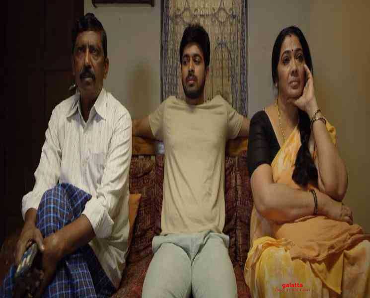 இரவு வீட்டை விட்டு வெளியேறுவது எப்படி..? பியார் பிரேமா காதல் படத்தின் நீக்கப்பட்ட காட்சி ! - Tamil Movie Cinema News இரவு வீட்டை விட்டு வெளியேறுவது எப்படி..? பியார் பிரேமா காதல் படத்தின் நீக்கப்பட்ட காட்சி ! - Tamil Movie Cinema News