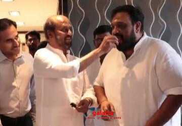 தலைவர் 168 குழுவினருடன் பிறந்தநாளை கொண்டாடிய ரஜினி ! - Tamil Movie Cinema News தலைவர் 168 குழுவினருடன் பிறந்தநாளை கொண்டாடிய ரஜினி ! - Tamil Movie Cinema News