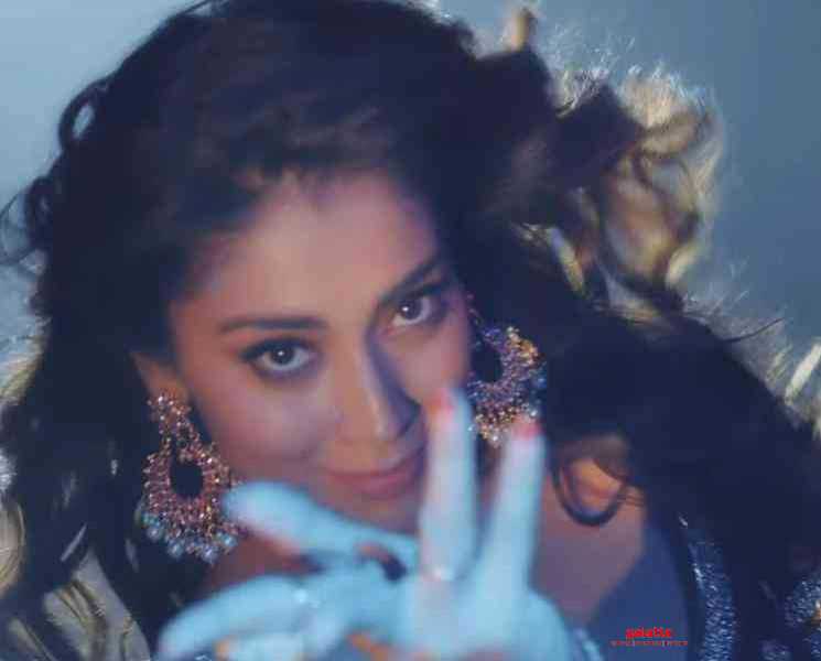 வைரலாகும் ஷ்ரேயாவின் புதிய வீடியோ பாடல் ! - Tamil Movie Cinema News வைரலாகும் ஷ்ரேயாவின் புதிய வீடியோ பாடல் ! - Tamil Movie Cinema News