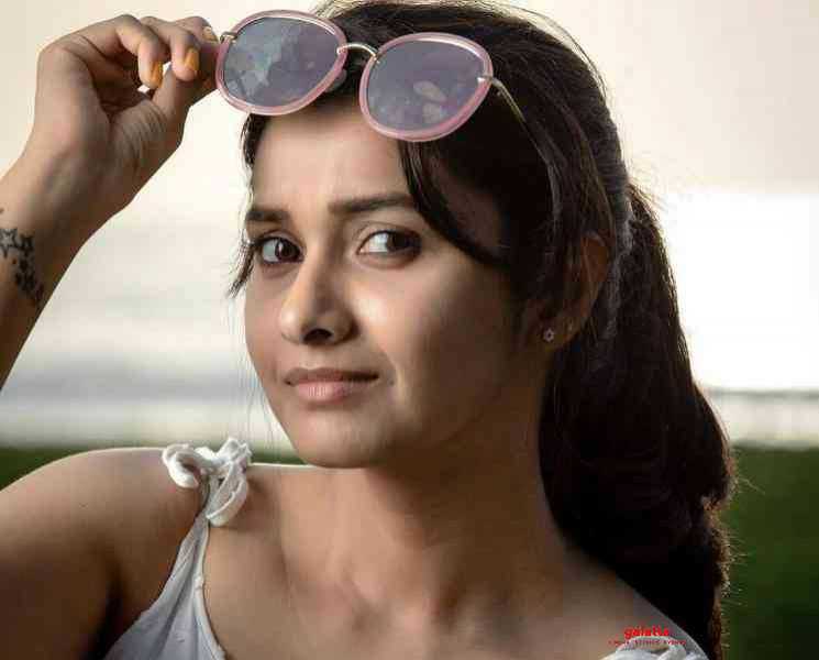 காதலனுக்காக காதல் மடல் தீட்டிய ப்ரியா பவானி ஷங்கர் ! - Tamil Movie Cinema News காதலனுக்காக காதல் மடல் தீட்டிய ப்ரியா பவானி ஷங்கர் ! - Tamil Movie Cinema News