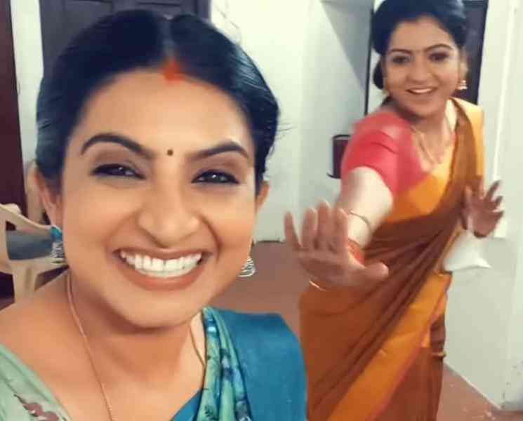 பாண்டியன் ஸ்டோர்ஸ் ஷூட்டிங் வீடீயோவை வெளியிட்ட நடிகை ! - Tamil Movie Cinema News பாண்டியன் ஸ்டோர்ஸ் ஷூட்டிங் வீடீயோவை வெளியிட்ட நடிகை ! - Tamil Movie Cinema News