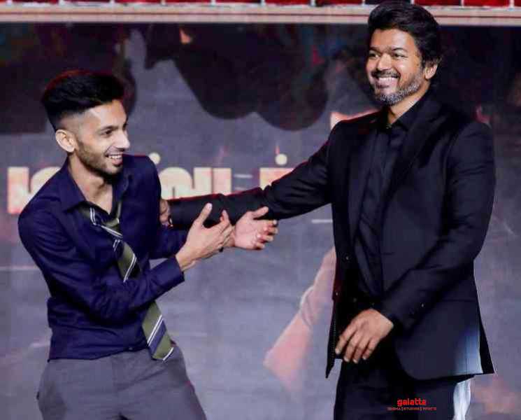 மில்லியன் இல்ல இப்போ பில்லியன்...டிக்டாக்கில் தொடரும் மாஸ்டர் சாதனைகள் ! - Tamil Movie Cinema News மில்லியன் இல்ல இப்போ பில்லியன்...டிக்டாக்கில் தொடரும் மாஸ்டர் சாதனைகள் ! - Tamil Movie Cinema News