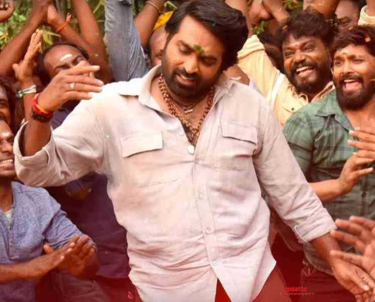 மாஸ்டர் படத்தின் பொளக்கட்டும் பறை பறை பாடல் இதோ ! - Tamil Movie Cinema News மாஸ்டர் படத்தின் பொளக்கட்டும் பறை பறை பாடல் இதோ ! - Tamil Movie Cinema News