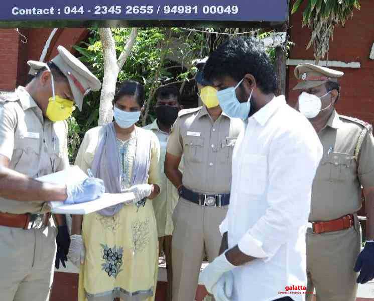 காவல் துறையினரிடம் ஆட்டோகிராப் வாங்கிய நடிகர் சூரி - Tamil Movie Cinema News காவல் துறையினரிடம் ஆட்டோகிராப் வாங்கிய நடிகர் சூரி - Tamil Movie Cinema News