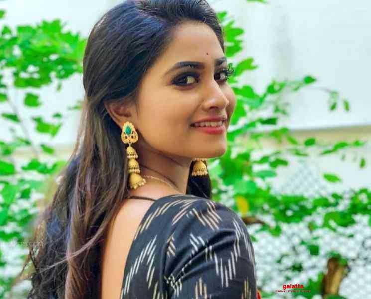 என் சமையலறை இப்படி தான் இருக்கும் ஷிவானி பதிவு ! - Tamil Movie Cinema News என் சமையலறை இப்படி தான் இருக்கும் ஷிவானி பதிவு ! - Tamil Movie Cinema News