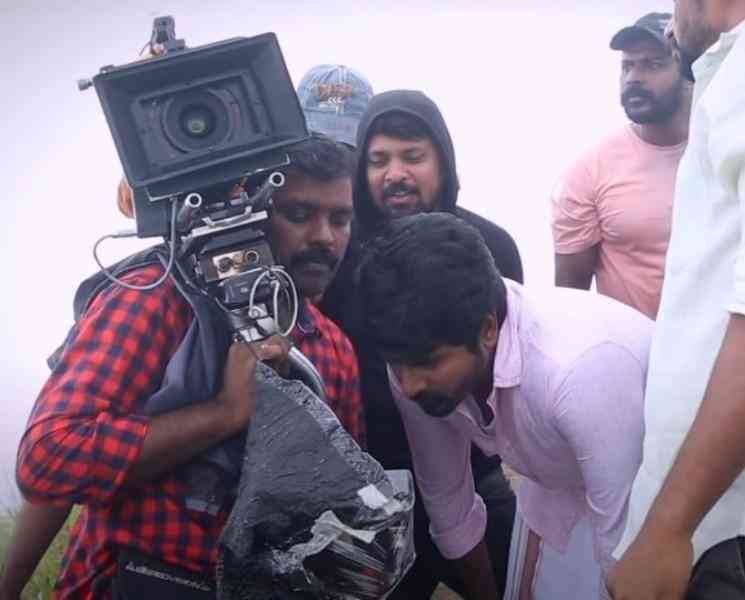 நம்ம வீட்டு பிள்ளை படத்தின் மைலாஞ்சி பாடல் மேக்கிங் வீடியோ ! - Tamil Movie Cinema News நம்ம வீட்டு பிள்ளை படத்தின் மைலாஞ்சி பாடல் மேக்கிங் வீடியோ ! - Tamil Movie Cinema News