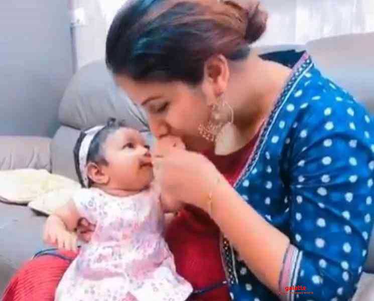 மகளுடன் விளையாடும் வீடீயோவை வெளியிட்ட ஆல்யா மானசா ! - Tamil Movie Cinema News மகளுடன் விளையாடும் வீடீயோவை வெளியிட்ட ஆல்யா மானசா ! - Tamil Movie Cinema News