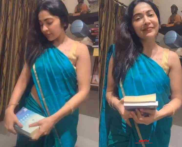 மலர் டீச்சராக மாறிய VJ ரம்யா...வைரல் டிக்டாக் வீடியோ ! - Tamil Movie Cinema News மலர் டீச்சராக மாறிய VJ ரம்யா...வைரல் டிக்டாக் வீடியோ ! - Tamil Movie Cinema News