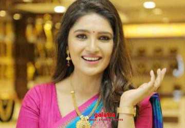 தனுஷ் வெளியிட்ட வாணிபோஜன் படத்தின் ஃபர்ஸ்ட்லுக் ! - Movie Cinema News தனுஷ் வெளியிட்ட வாணிபோஜன் படத்தின் ஃபர்ஸ்ட்லுக் ! - Movie Cinema News